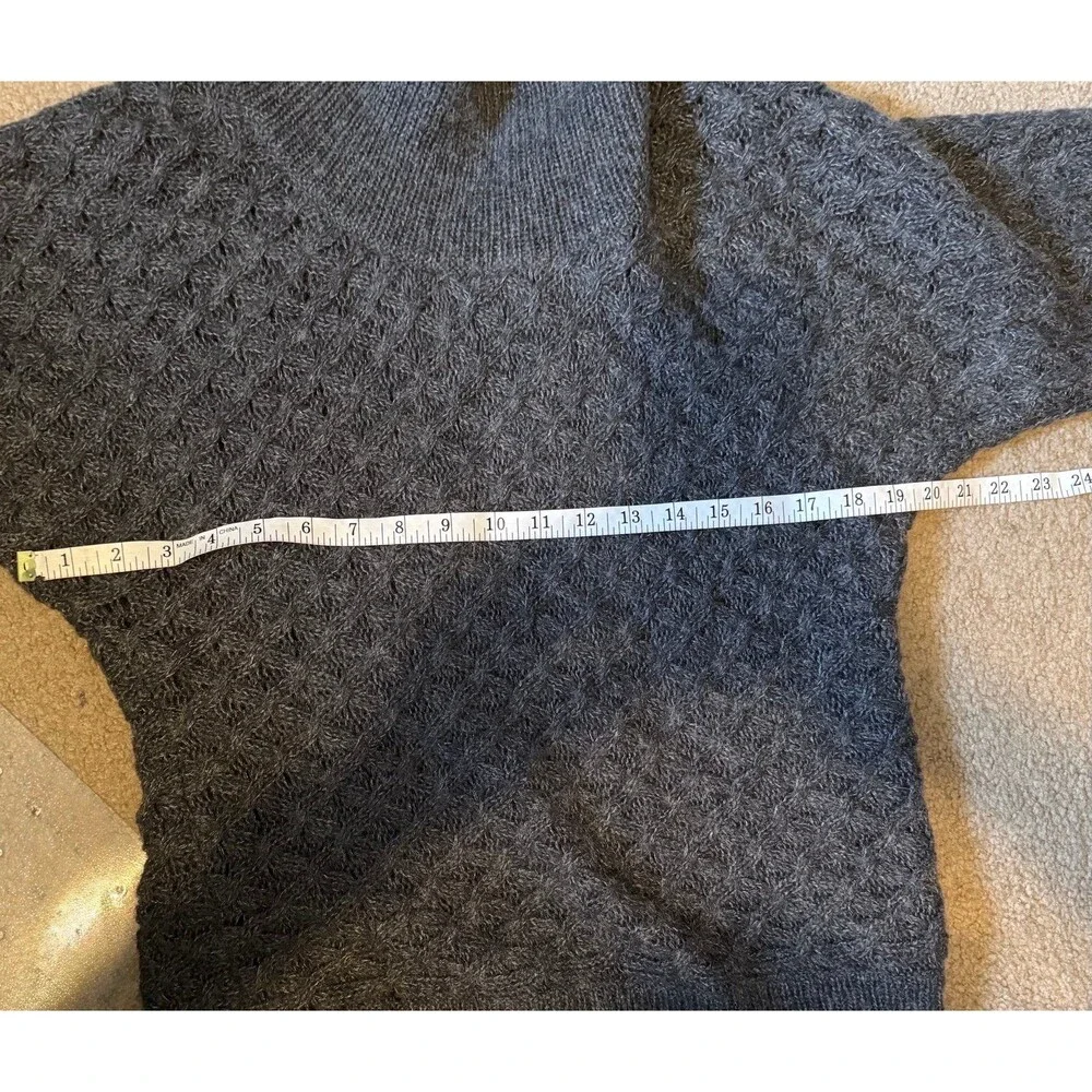 Old Navy Size Small Woman’s Sweater